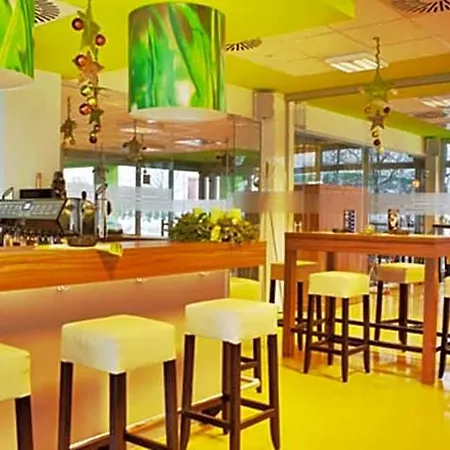 Greenrooms Hotel 3*